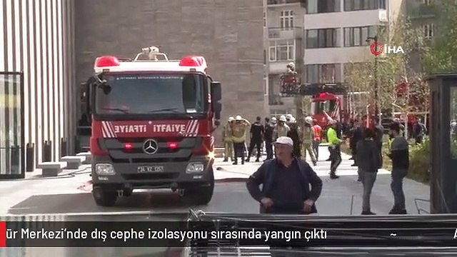 Atatürk Kültür Merkezi'nde dış cephe izolasyonu sırasında yangın çıktı