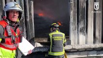 Arde una nave de basuras en Valdemingómez provocando una gran columna de humo