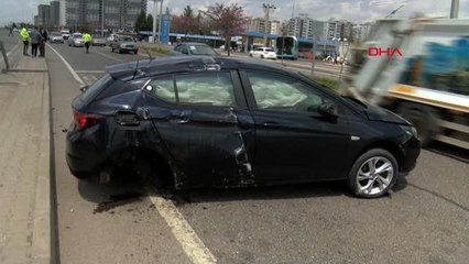 TEST SÜRÜŞÜNE ÇIKARDIĞI OTOMOBİLLE KAZA YAPTI: 2 YARALI