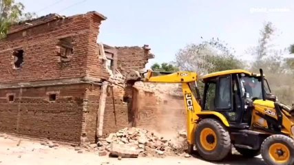 नालंदा: अतिक्रमणकारियों पर चला प्रशासन का बुल्डोज़र, कोर्ट के आदेश पर चला अभियान