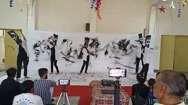 स्टूडेंट्स ने छोड़ी अमिट छाप - प्रस्तुति में संगीत, नृत्य,भाव, रंग, चित्र व साहित्य का समागम