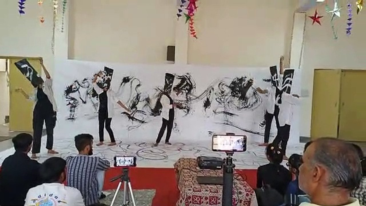 स्टूडेंट्स ने छोड़ी अमिट छाप - प्रस्तुति में संगीत, नृत्य,भाव, रंग, चित्र व साहित्य का समागम