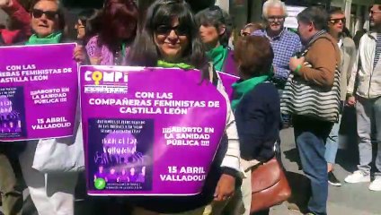 Download Video: Feministas de todo el país denuncian en Valladolid el ataque de Vox al derecho al aborto