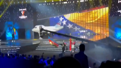 Ermenistan'da düzenlenen Avrupa Halter Şampiyonası'nın açılış töreninde Azerbaycan bayrağı yakıldı