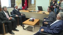 Milli Savunma Bakanı Hulusi Akar, CHP ve İYİ Parti il başkanlıklarını ziyaret etti