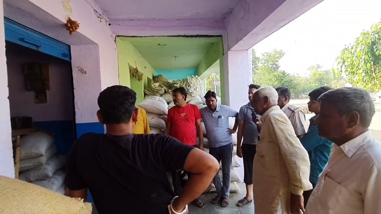 कृषि मंडी में 6 चौकीदारों की गश्त, एक रात में च...