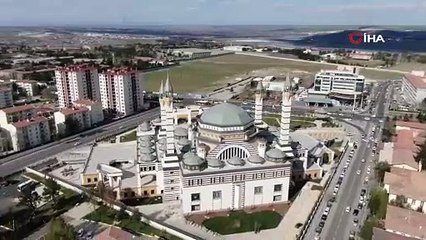 Selahaddin Eyyubi Camii’ne akın ettiler