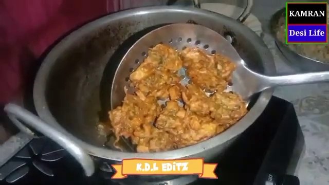Aloo ke Pakoras | آلو کے پکوڑے بنانے کا آسان طریقہ | Potato Snacks | Kamran Desi Life #baba food