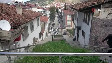 Tokat'ta Ramazan'da bu merdivenleri çıkmak cesaret istiyor