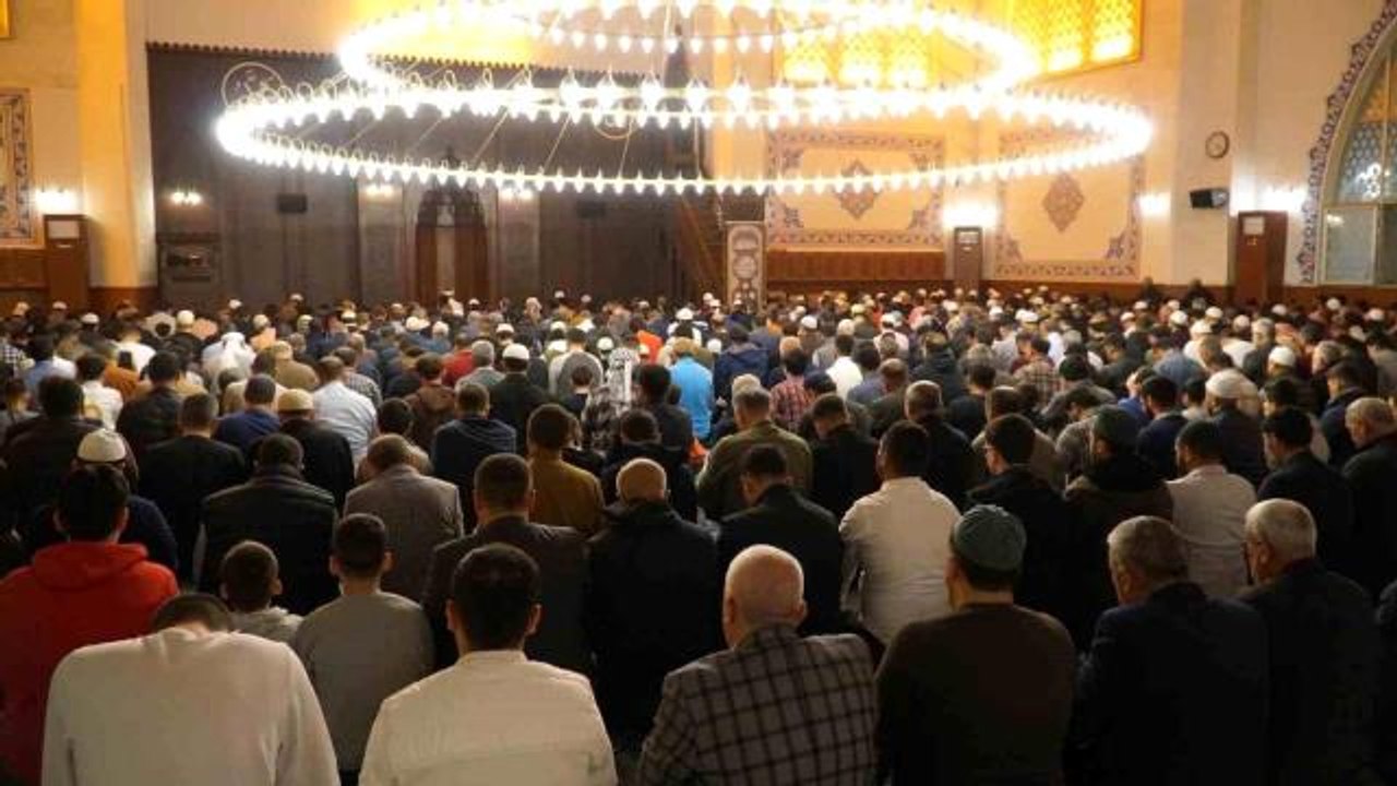 Enderun usulü teravih geleneği Haliliye'de yaşatıldı