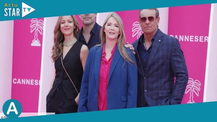 Hélène Rollès rayonnante : soirée complice avec les acteurs des Mystères de l’amour