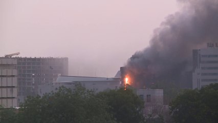 تواصل القصف على مبنى مجاور لأحد مقرات الجيش السوداني في الخرطوم