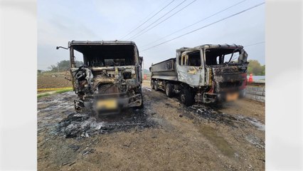 전북 김제 공터 주차 덤프트럭 2대 불타...7천여만 원 피해 / YTN