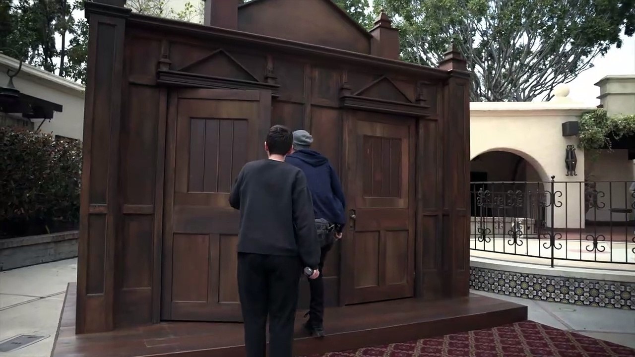 THE POPE'S EXORCIST - Confessional Prank