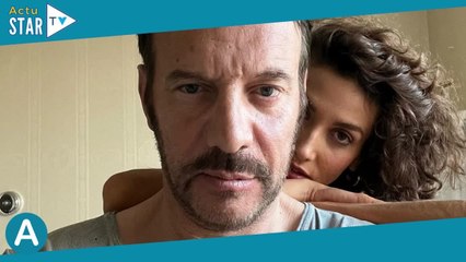 Samuel Le Bihan : Sa très jeune compagne Stefania, entièrement nue et bien entourée au bord de la pi