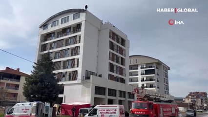 İntiharkolik Hasan, yine sözünde durmadı! 85'inci defa çatıya çıktı