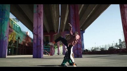 ช่วงเทศกาล - แบ่งปันความสุข - AirPods Pro