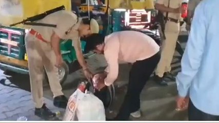 &#039;माफ़िया ब्रदर्स&#039; की हत्या के बाद छावनी बना बुलंदशहर, सड़कों पर उतरी ख़ाकी