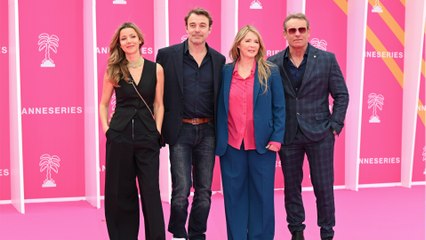 GALA VIDEO - Hélène Rollès rayonnante : soirée complice avec les acteurs des Mystères de l’amour