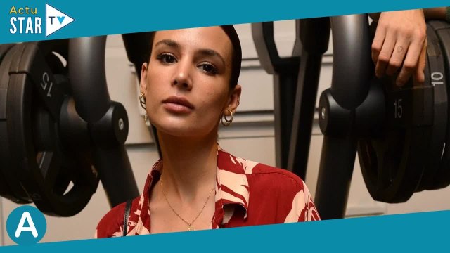 Vous aimez ce look ? : Frank Leboeuf, sa fille Jade fait tomber la robe et s'affiche torride en so