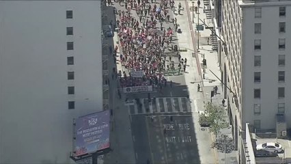 Protesta en Los Ángeles contra los últimos ataques al derecho al aborto