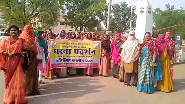 5 सूत्रीय मांगों को लेकर बिहान समूह की महिलाओं ने निकाला मार्च