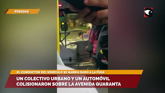 Un colectivo urbano y un automóvil colisionaron sobre la Avenida Quaranta de Posadas