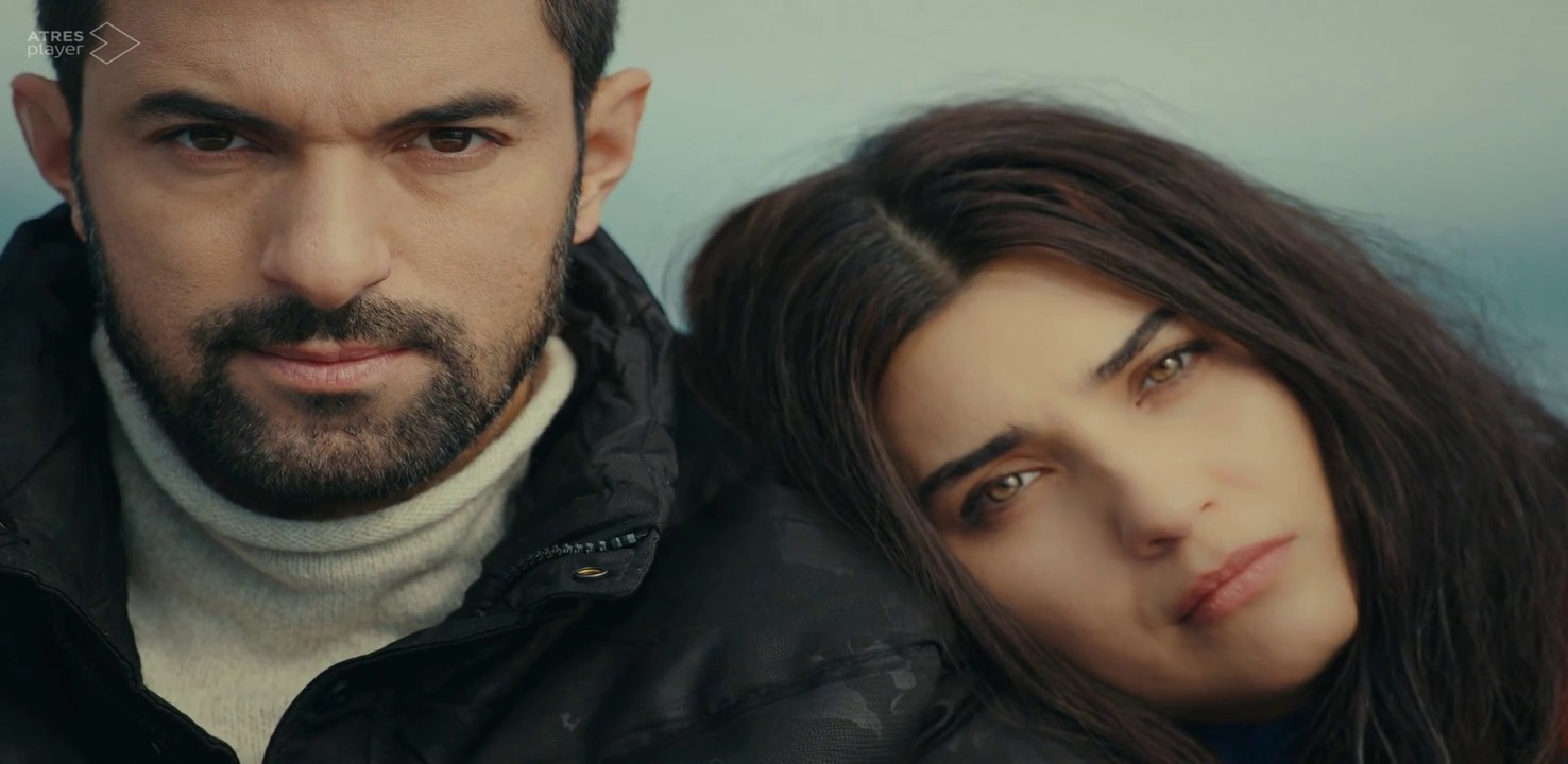 La Hija Del Embajador. ❤️ Sancar encuentra a Mavi. Capítulo 21 - 2ª Parte en Español HD ❤️ (Sefirin Kızı) ❤️ Con Engin Akyürek Y Tuba Büyüküstün ❤️