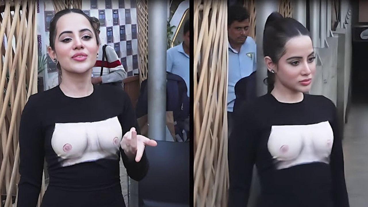 Janhvi Kapoor Struggle To Walk In Her Skirt At Pinkvilla Style