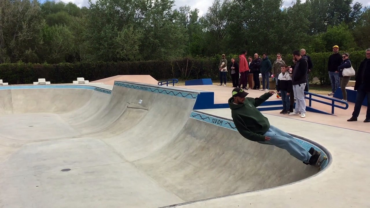 Montfrin : Nimes Skate en démonstration