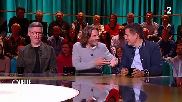 Léa Salamé lance A chaque fois que je parlerai de cul ce soir, je me tournerai vers vous à Frédéric Beigbeder quand Quelle époque ! sur France 2.