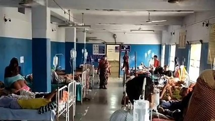 দঃ২৪ পরগনা: ইফতারের খাবার খেয়ে অসুস্থ, স্বাস্থ্যকেন্দ্রে মেঝেতে শুয়ে রোগী!