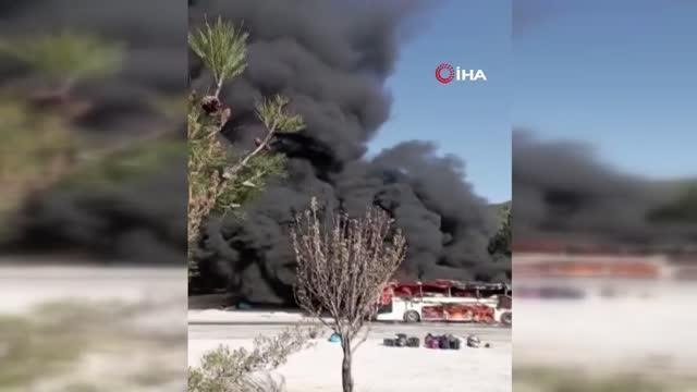 Seyir halindeki otobüs alev alev yandı, facianın eşiğinden dönüldü
