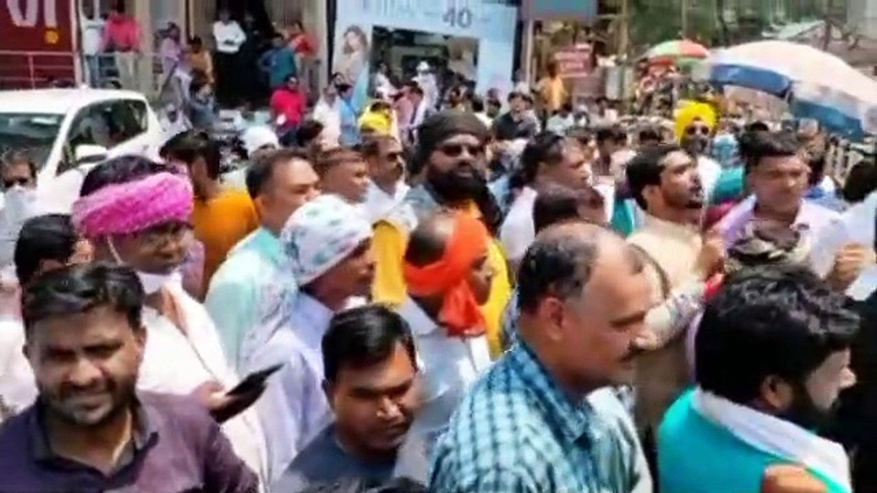 *"आप" के राष्ट्रीय संयोजक अरविंद केजरीवाल से सी...