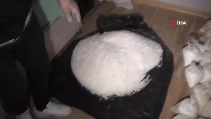 Beykoz'da 654 kilogram kristal ve sıvı metamfetamin maddesi ele geçirildi