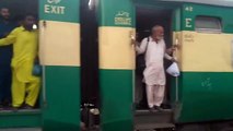 Arrivel of Tezgam Express 8DN at Hyderabad JN I Train at Hyderabad I Train Videos I Railway Tracks