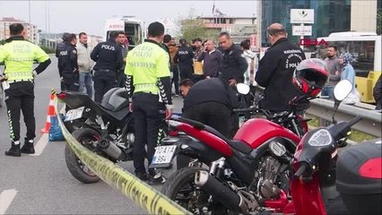 BALIKESİR'DE MOTOSİKLET OTOMOBİLE ÇARPTI 1 ÖLÜ, 1 YARALI