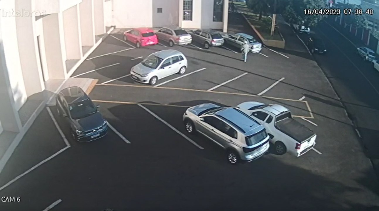 Carro é furtado no estacionamento de santuário no Paraná