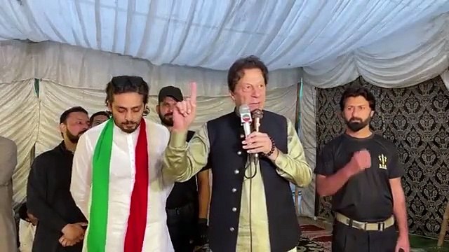 ابتسام یہاں آو۔ ۔ ۔سب اس کو دیکھ لو۔ ۔ یہ وہ ہیرو ہے جس کو میں اپنی پوری زندگی میں نہیں بھولوں گا | Public News | Breaking News | Pakistan news