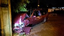 Forte acidente deixa veículo destruído no Guarujá