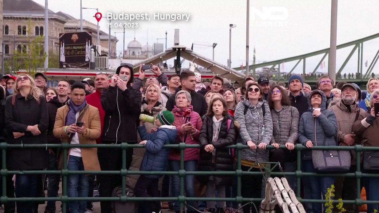 Premiere über der Donau: Zirkuskünstler spaziert 280m (ungesichert) auf Drahtseil