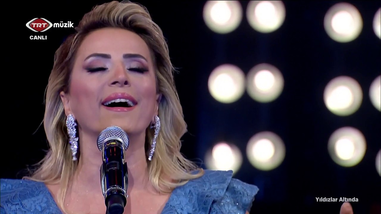 Ayşen Birgör / Kalplerden dudaklara yükselen sesi dinle