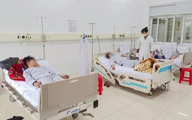 Nhập viện cấp cứu vì ngộ độc sau khi ăn so biển