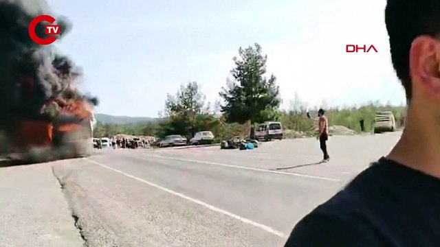 Yolcu otobüsü alev alev yandı: O anlar cep telefonu kamerasına yansıdı