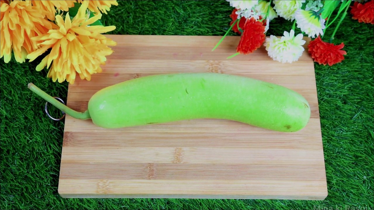 लौकी का गूदा से टेस्टी मसालेदार सब्जी और  इसके छिलके से स्वादिस्ट कुरकुरे पकोड़ा | lauki recipe