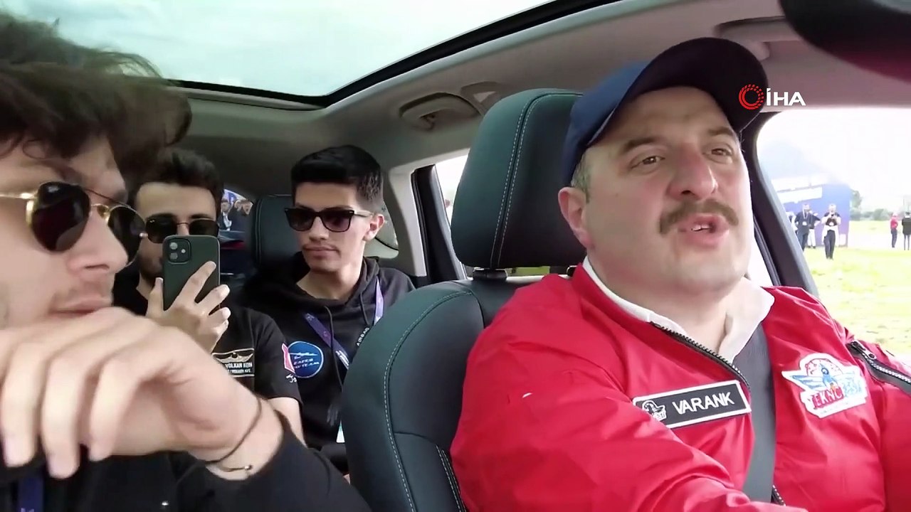 MUSTAFA VARANK GENÇLERLE TOGG SÜRÜŞÜ GERÇEKLEŞTİRDİ