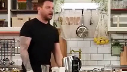 Sinan Akçıl: 4 tane eşim var yani. 'Boş ol' diyemedim