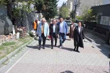 AK PARTİ, İSTANBUL'DA HANE ZİYARETLERİNE DEVAM EDİYOR