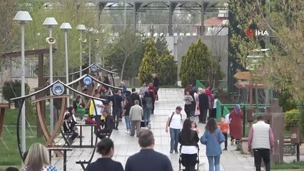 Ara tatilde hayvanat bahçesine yoğun ilgi