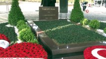 Turgut Özal mezarı başında anıldı